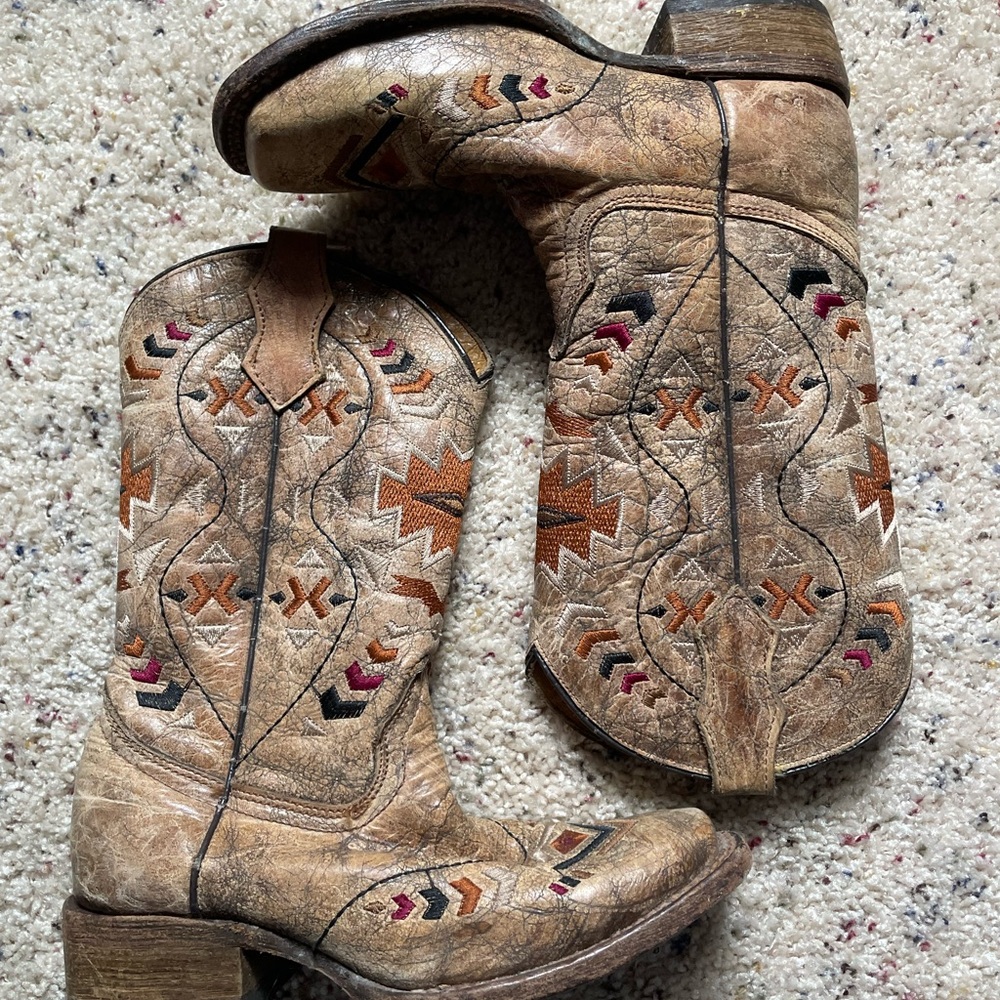 Corral Tan and Red Heeled Boots with Intricate Embroidery